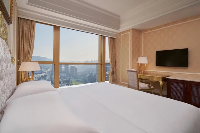 غرفة بسرير كينج بإطلالة على المدينة، Sheraton Chongqing 4/8