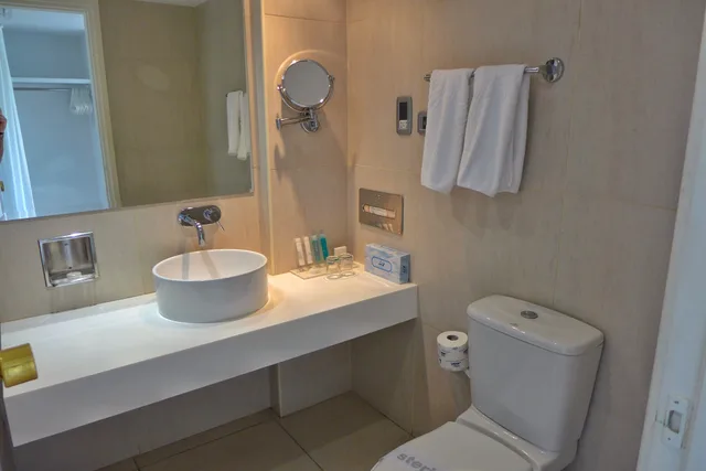 غرفة قياسية بسرير مزدوج بإطلالة جزئية على البحر، Grecian Sands Hotel 8/9