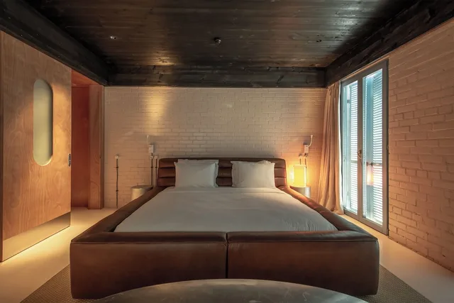 غرفة جونيور بسرير كينج بإطلالة على المدينة، Rooms Batumi 1/1