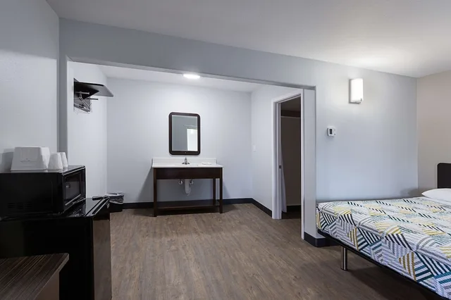 غرفة قياسية بسرير كوين، Motel6 Show Low, AZ 4/7