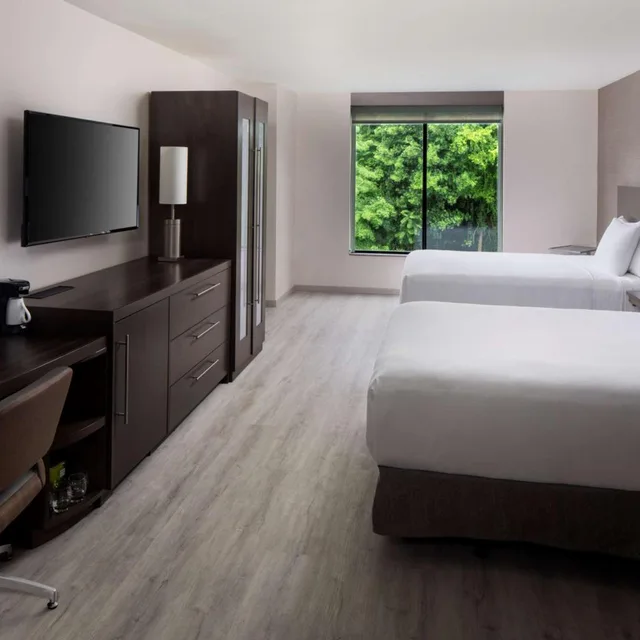 جناح بسريرين كوين بغرفة نوم واحدة مع أريكة، Hyatt Place Poughkeepsie 4/5