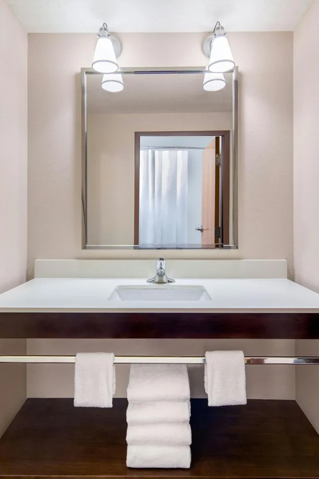 غرفة بسرير كينج، Four Points by Sheraton Cocoa Beach 4/5
