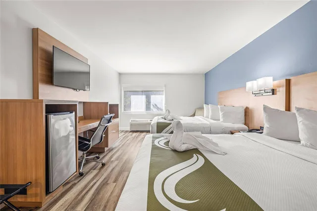 غرفة بسريرين كوين لذوي الإعاقة، Quality Inn & Suites Tampa near Fairgrounds and Casino 2/4