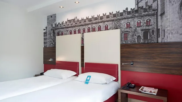 غرفة بسريرين منفصلين، B&B Hotel Trento 6/10