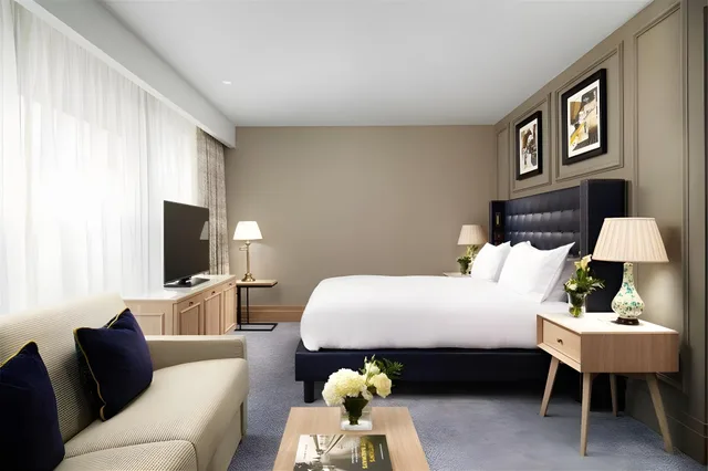 Executive, The Grand York 2/2