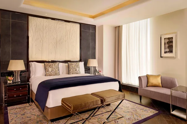 غرفة كلوب بسرير كينج بإطلالة على المدينة، THE RITZ-CARLTON ASTANA 3/7