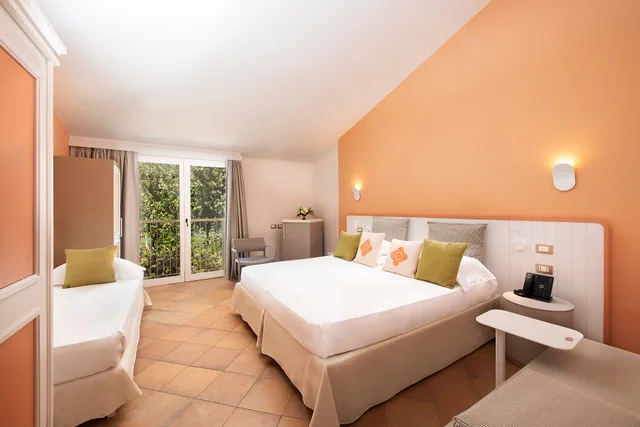 Plus, Classic, Chia Laguna - Hotel Village 2/3