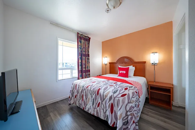 غرفة بسريرين كوين، Budget Inn Madras by OYO 3/4