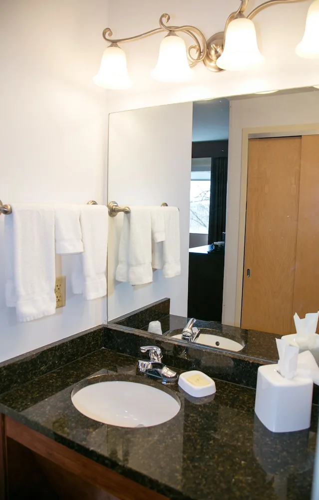 Select, 2 Double Beds، The University of Georgia Center for Continuing Education and Hotel 3/3