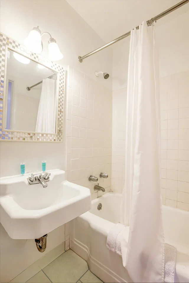 غرفة بسريرين مزدوجين لغير المدخنين، Cadiz Motel by OYO on route 250 6/8