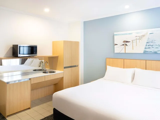 غرفة قياسية بسرير كوين لذوي الإعاقة، Mercure Sydney Manly Warringah 2/6