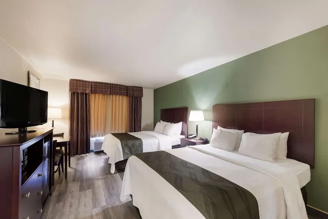غرفة بسريرين كوين، Quality Inn & Suites Terrell 1/7