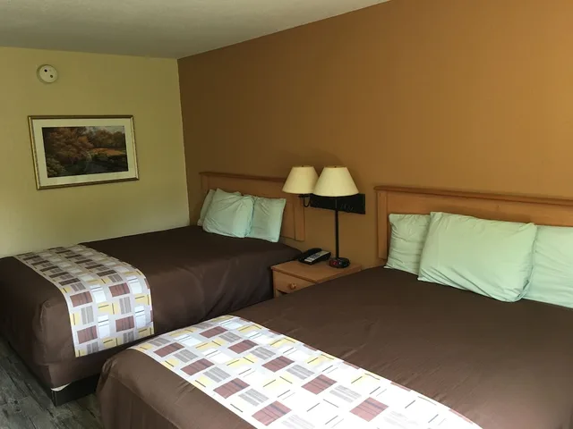 غرفة بسريرين كوين للمدخنين، Home Town Inn Soddy Daisy 1/3