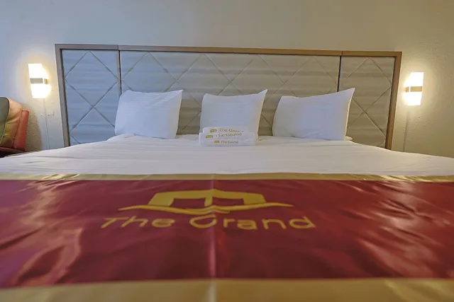 غرفة بسرير كينج لذوي الإعاقة، The Grand by Capital O Texarkana I-30 1/10