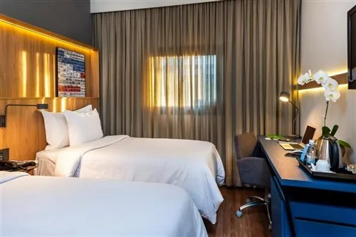 غرفة مفردة بسريرين منفصلين، Hampton by Hilton Guarulhos Airport 2/2