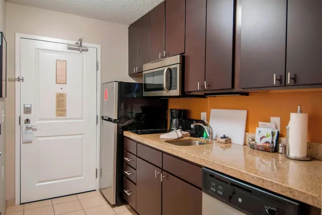 studio, 2 queen beds, Towneplace Suites Baton Rouge Gonzales 4/6