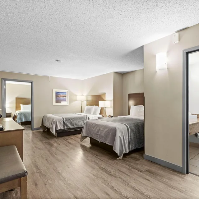 جناح عائلي بغرفة نوم واحدة، Travelodge Hotel by Wyndham Saskatoon 3/10