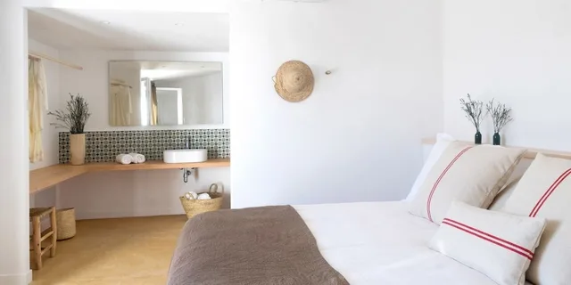 غرفة ديلوكس بسرير كينج بشرفة، Agroturismo Ses Talaies 1/4