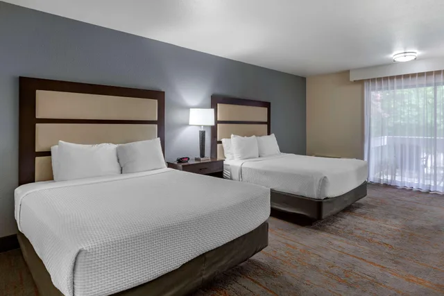 Room, 2 King Beds, Best Western Sunridge Inn & Conference Center 4/6