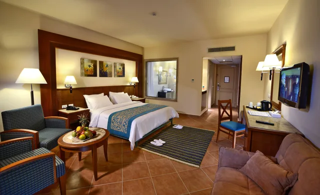 غرفة عائلية ثلاثية بسرير كوين مع أريكة، Charmillion Club Aqua Park 9/10