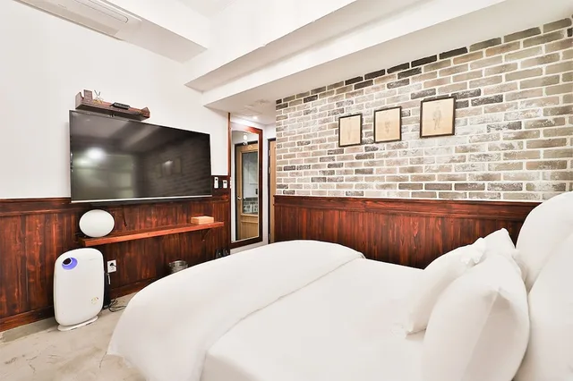 Suite, Double Bed, February Hotel Hwanggeum 7/10