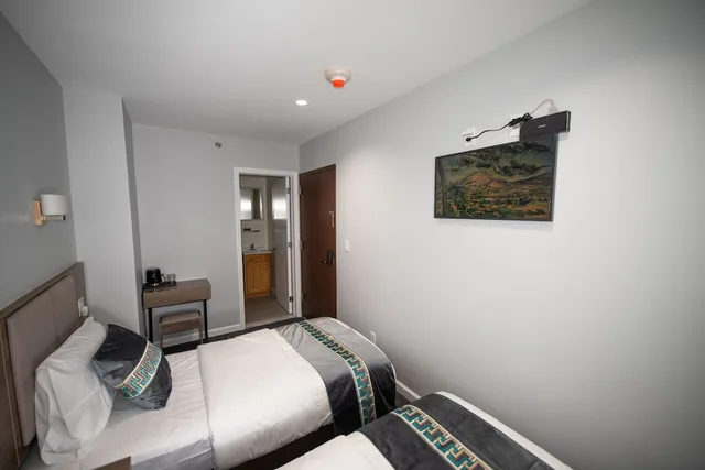 غرفة أساسية بسريرين منفصلين، Flushing Garden Hotel 2/3