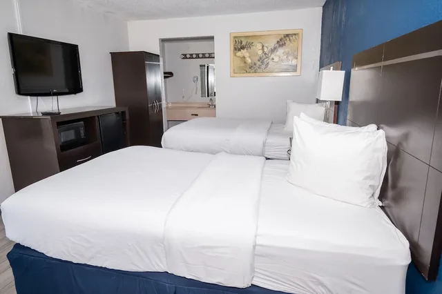 Deluxe, 2 Queen Beds, Motel6 Altamonte Springs, FL 10/10