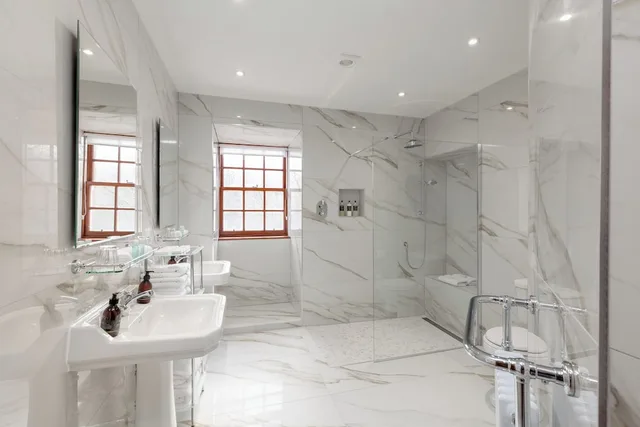 2 Bedrooms, Suite, House, 2 Double Beds، GLENCOE HOUSE 3/3