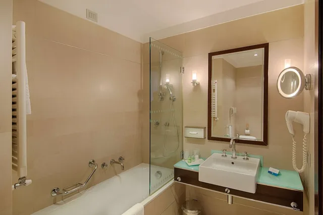 Standard, Double Bed, Duomo View، Nh Siena 4/4