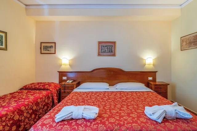 Comfort, Triple, Double Bed, Mediterraneo Siracusa 2/5
