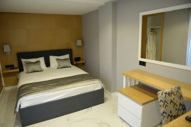 دوبلكس عائلي بسريرين منفصلين وسريرين كينج بـ3 غرف نوم، SAPANCA ALFA SUITES & SPA 2/5