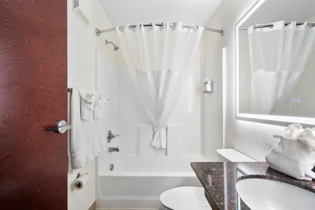 جناح بسرير كوين، Microtel Inn Suites By Wyndham Gonzales 5/6