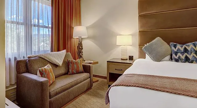 Room, King Bed, Osprey At Beaver Creek Rock Resort 7/9