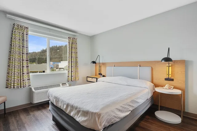 غرفة قياسية بسرير كوين، Econo Lodge 5/10