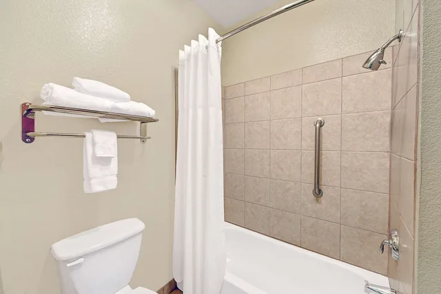 جناح بسرير كينج لذوي الإعاقة، Best Western Decatur Inn 2/2