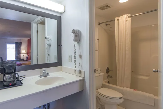 غرفة قياسية بسريرين كينج للمدخنين، Econo Lodge Ruther Glen 5/6