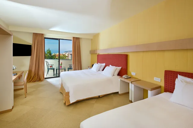 غرفة عائلية بإطلالة على الحديقة، Hilton Sorrento Palace 3/3