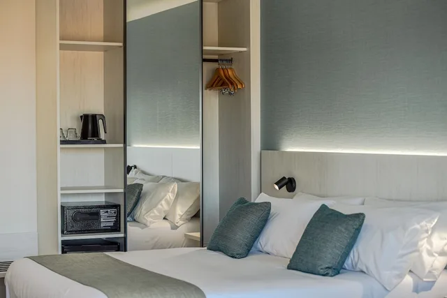 Family, Double Bed, Sea View, Ramada Resort by Wyndham Puerto de Mazarron 3/9
