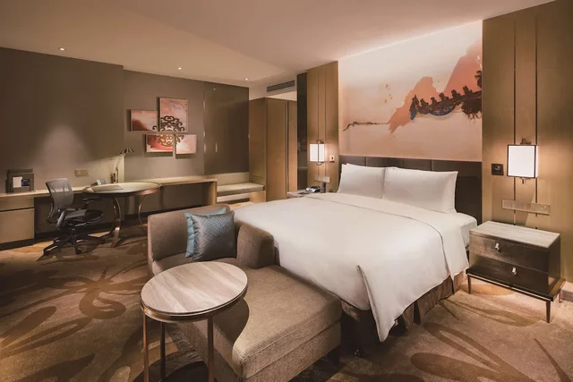 غرفة بريميوم بسرير كينج بإطلالة، Hilton Shenyang 2/3