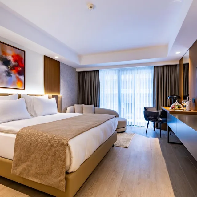 Deluxe, Double Bed, Lateral Side Sea View، Beks Premium Resort and Spa 3/8
