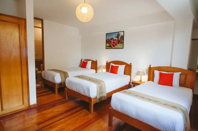 غرفة سوبيريور رباعية بسرير كوين وسريرين منفصلين، Monasterio San Pedro 4/10