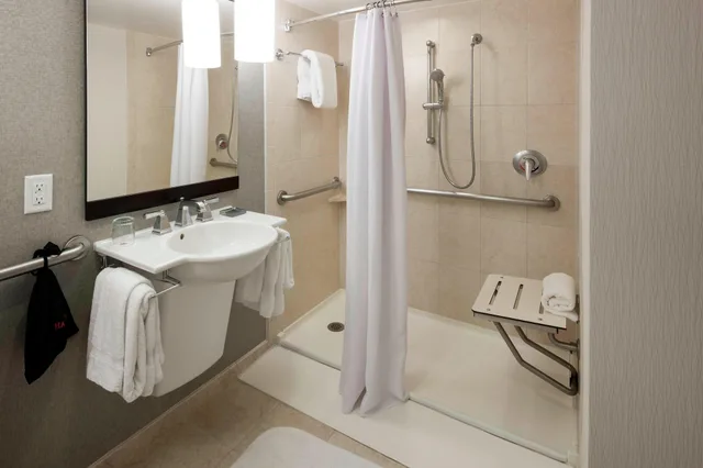 غرفة بسرير كينج، Fairfax Marriott at Fair Oaks 3/4