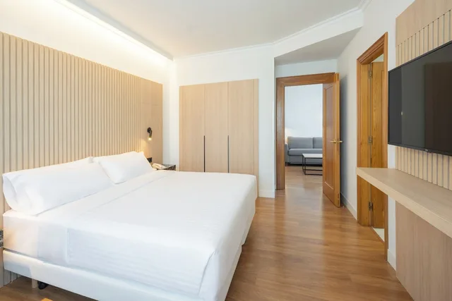 Junior Suite, Queen Bed, Sofa, Hotel Vigo Los Galeones Affiliated By Melia 1/10