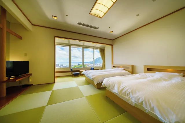 غرفة يابانية غربية سوبيريور بسريرين مزدوجين، Hotel Beppu Pastoral 1/2