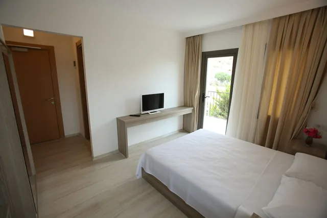 غرفة بسريرين منفصلين بإطلالة على الحديقة والمسبح، Aria Doria Otel 7/10