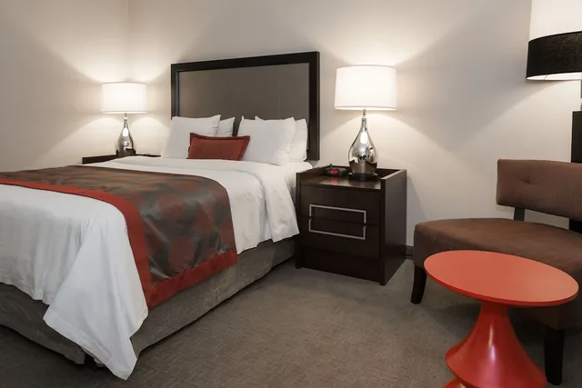 غرفة بسرير كوين لذوي الإعاقة، Ramada by Wyndham Boston 3/5