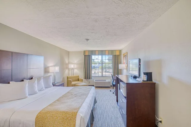 غرفة بسرير كينج لذوي الإعاقة، Best Western Green Valley Inn 1/4
