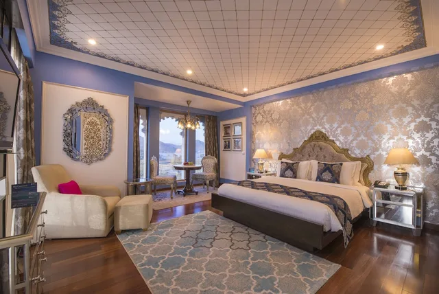 Heritage, Suite، Radisson Blu Udaipur Palace Resort And Spa 2/4