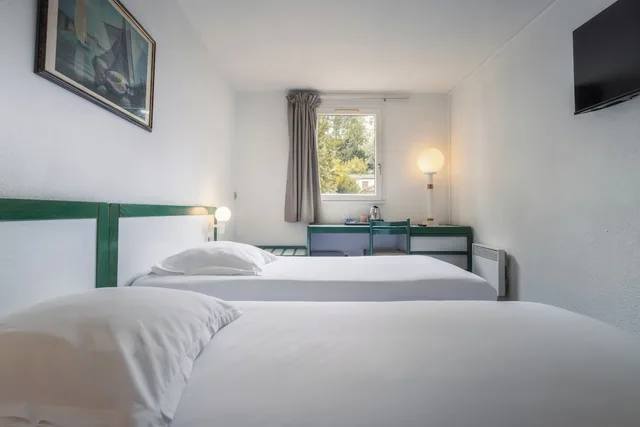 غرفة بسرير مزدوج أو سريرين منفصلين، Hotel Paradis De Lourdes 8/10