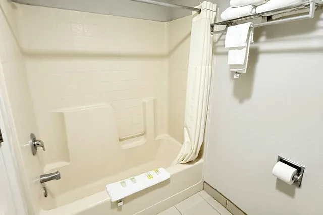 غرفة بسريرين كوين في طابق مرتفع، Rodeway Inn Winnemucca NV 5/6